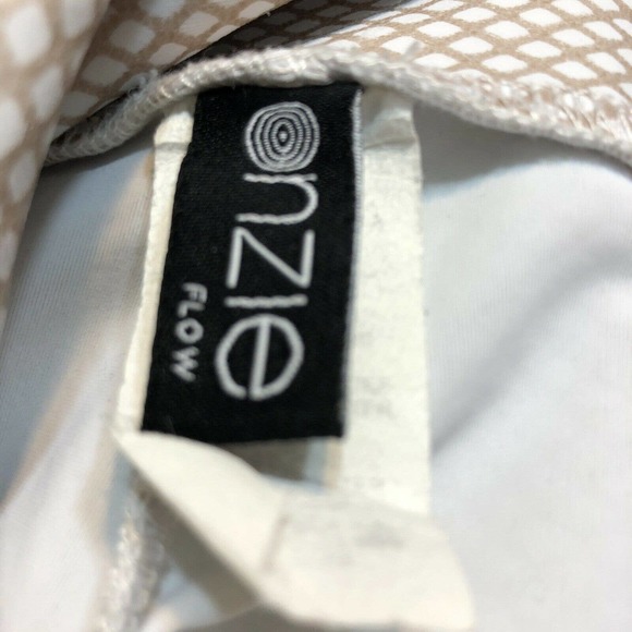 Onzie Flow Small Gold Fishnet Leggings Cropped - Picture 5 of 5